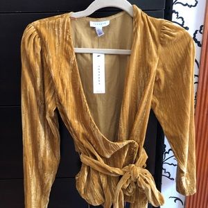 Beautiful Long sleeve velvet blouse